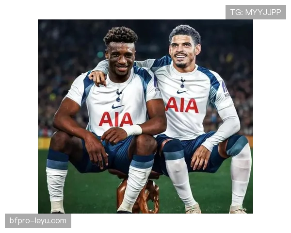 纽卡斯尔北伦敦德比逆转取胜，顽强斗志引关注