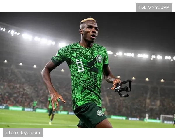 奥斯梅恩空中制霸助球队夯实夺冠根基