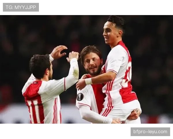 西甲劲旅续写辉煌，欧联杯再夺桂冠，状态强势回暖