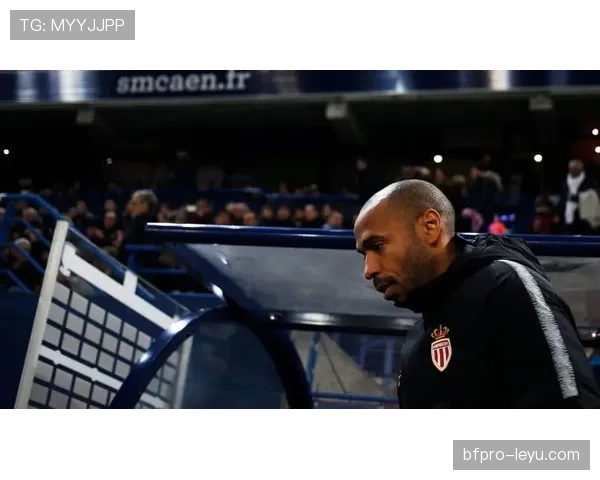 蒂埃里·亨利开启执教新篇章，足坛名宿踏上备受期待的教练征程