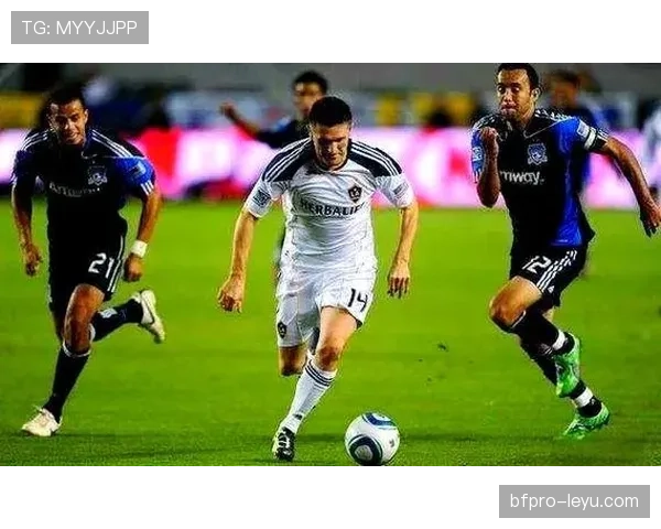 克鲁伊夫足球文化薪火相传，持续引领现代足球战术与理念革新