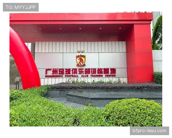 广州队在亚冠联赛中表现稳健，成功夺冠再创辉煌历史。