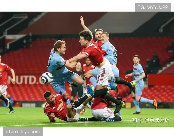 帕利尼亚防守强度对曼城中场体系的考验分析 帕利尼亚防守强度对曼城中场体系的考验分析